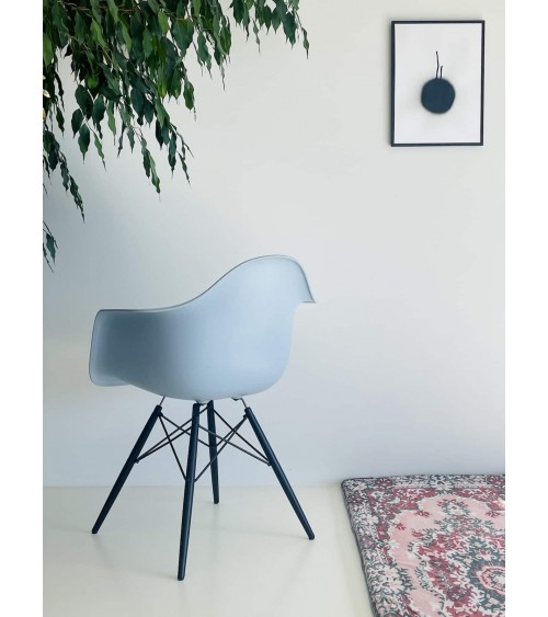 Eames Plastic Armchair DAW - VITRA - Second Hand kitatori switzerland vintage furniture design classics