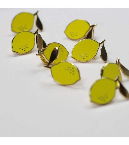 A zest of love - Yellow Lemon Enamel Pin My Lovely Thing broches and pins hat pin badges collectible