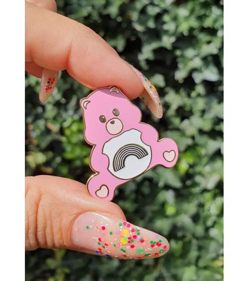 Pink teddy bear sending rainbows enamel pin Studio Inktvis broches and pins hat pin badges collectible