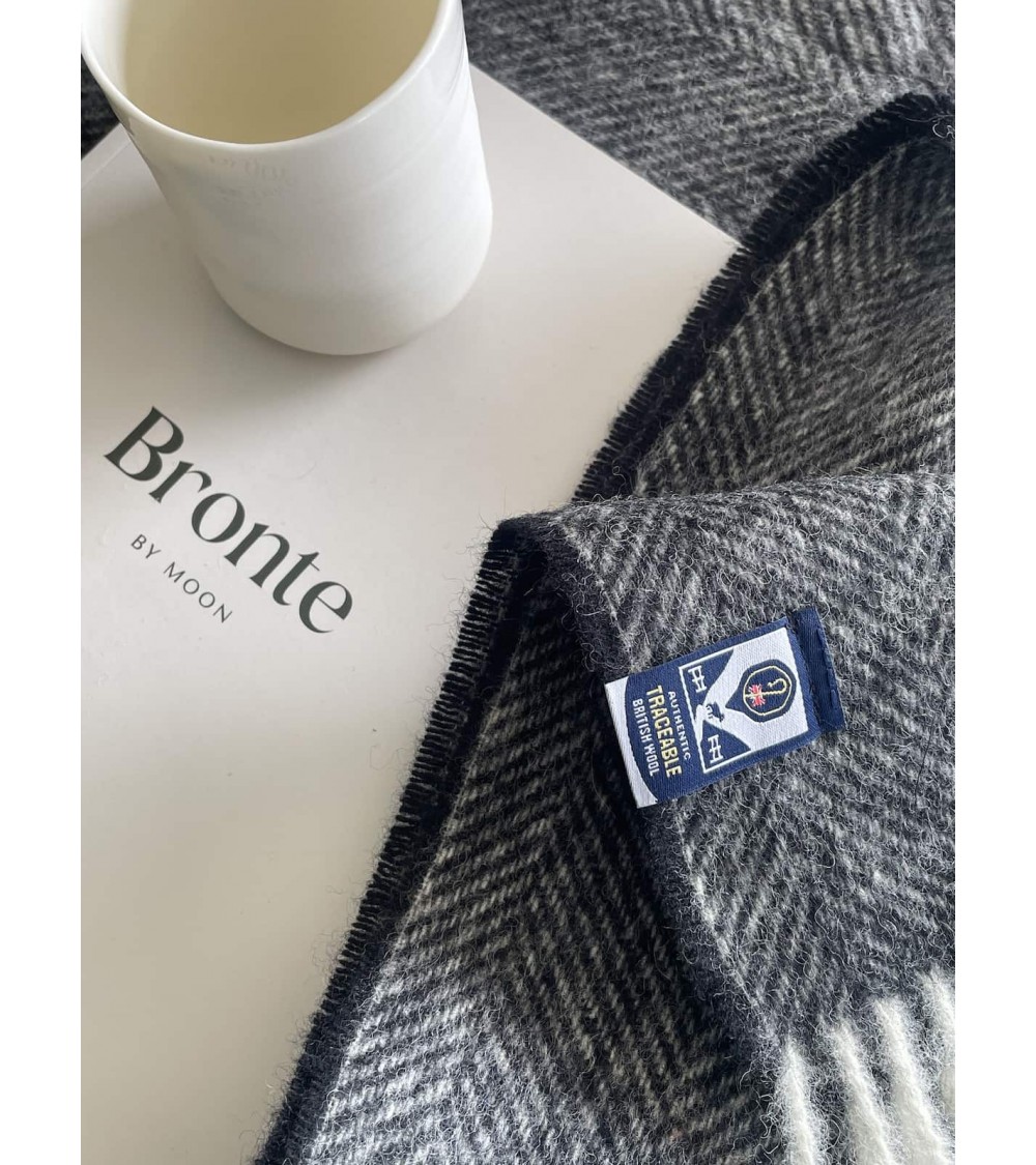 Plaid chevron HERRINGBONE Noir / Blanc - Couverture en laine Bronte by Moon un plaid cocooning couverture chaude douce plaide...
