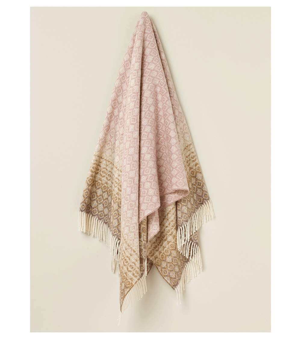 Plaid OMBRE DIAMOND Rose / camel - Couverture en laine Bronte by Moon un plaid cocooning couverture chaude douce plaide lit
