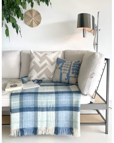 Plaid canapé SKYE DESIGN Bleu - Couverture pure laine Bronte by Moon un plaid cocooning couverture chaude douce plaide lit