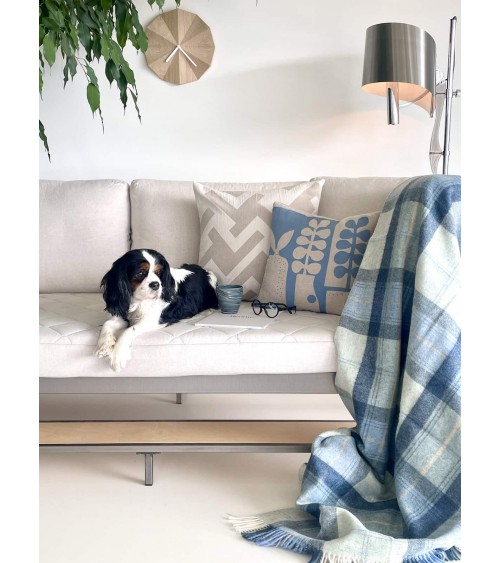 Plaid canapé SKYE DESIGN Bleu - Couverture pure laine Bronte by Moon un plaid cocooning couverture chaude douce plaide lit