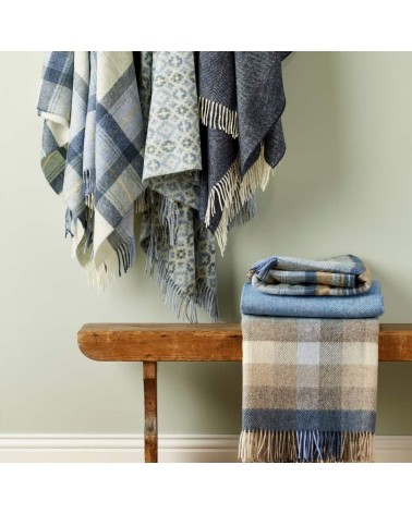 Plaid canapé SKYE DESIGN Bleu - Couverture pure laine Bronte by Moon un plaid cocooning couverture chaude douce plaide lit