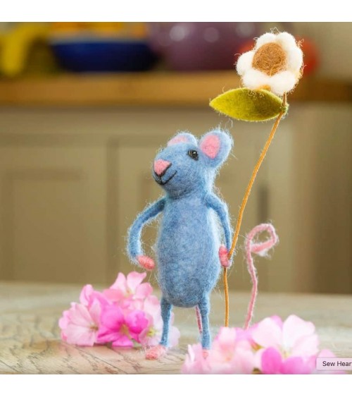 Blue mouse with a flower - Decorative object Sew Heart Felt original kitatori switzerland