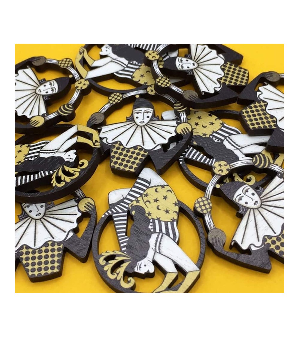 Voltigeur, Zirkusakrobat, Pierrot - Holzbrosche, Brosche aus Holz Su Owen Anstecknadel Ansteckpins pins anstecknadeln kaufen
