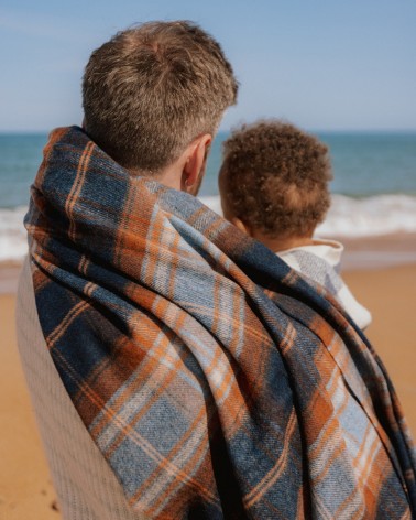 Plaid Winterton Bleu marine - couverture en laine mérinos Bronte by Moon un plaid cocooning couverture chaude douce plaide lit