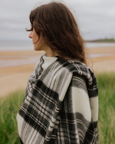 Grande Ruana Tartan DRESS GREY STEWART - Mantella, poncho di lana Bronte by Moon donna elegante invernale kitatori svizzera