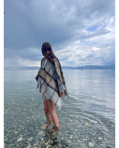 Mini Ruana Tartan MCKELLAR - Merino wool poncho Bronte by Moon cape warm winter elegant for women kitatori switzerland