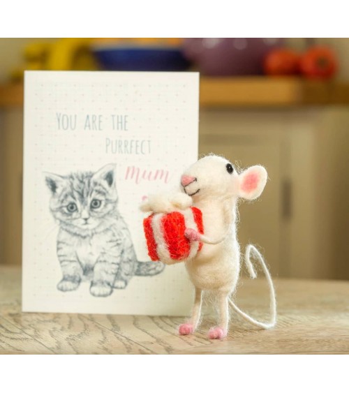 Maus mit Geschenk - Deko Objekt aus Filz Sew Heart Felt schöne deko schweiz kaufen