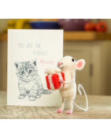 Maus mit Geschenk - Deko Objekt aus Filz Sew Heart Felt schöne deko schweiz kaufen