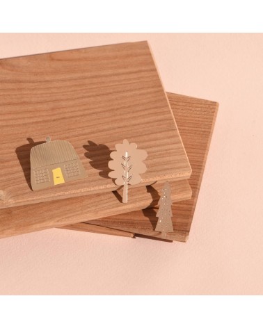 Pin Anstecker Cottage x Donna Wilson – Anstecknadel vergoldet Titlee Anstecknadel Ansteckpins pins anstecknadeln kaufen