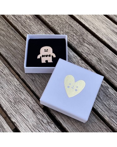 Hug x Suzy Ultman Pin - Gold plated pin Titlee broches and pins hat pin badges collectible
