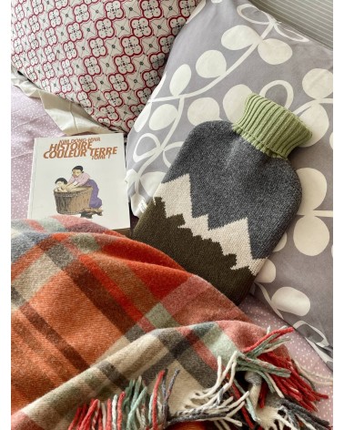 Montagnes vertes - Bouillotte eau chaude déhoussable Catherine Tough longue originale haut de gamme luxe