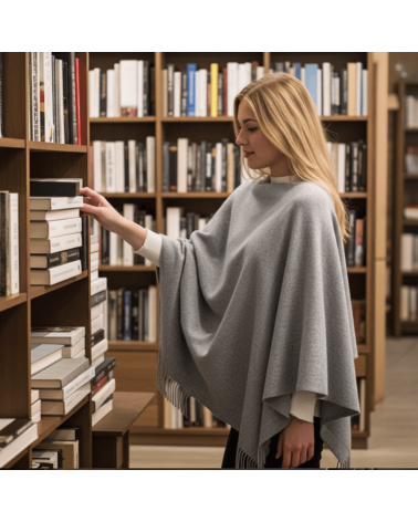 Mini Ruana PLAIN Argento - Mantella, poncho di lana merinos Bronte by Moon donna elegante invernale kitatori svizzera