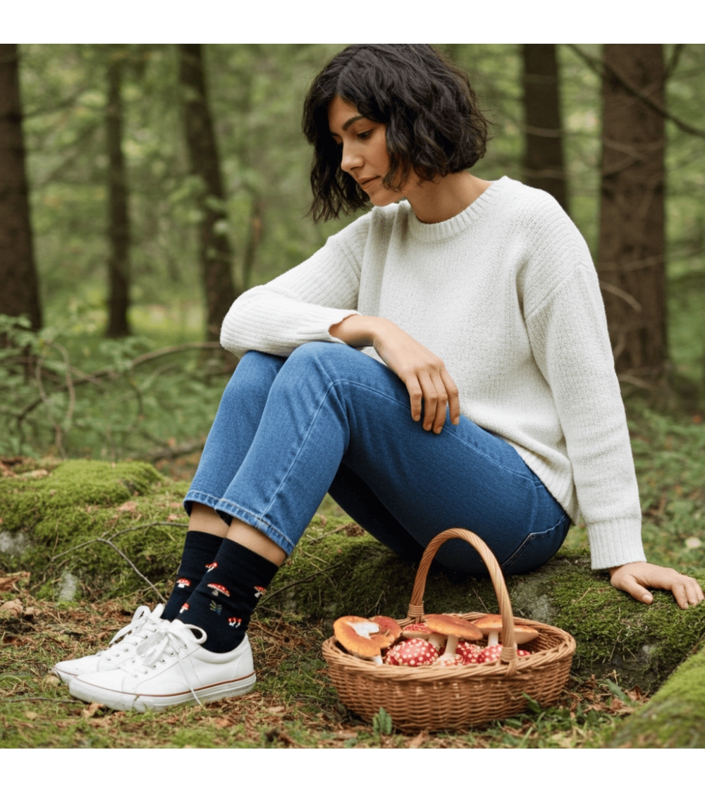 BeMushroom - schwarze Socken aus Bio Baumwolle Besocks socke kuschelsocken für damen lustig herren farbige coole socken