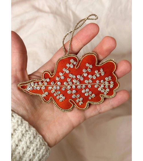 Foglia di quercia - Decorazione di Natale in lino ricamato Katie Larmour Linen Decorazioni natalizie eleganti particolari dec...