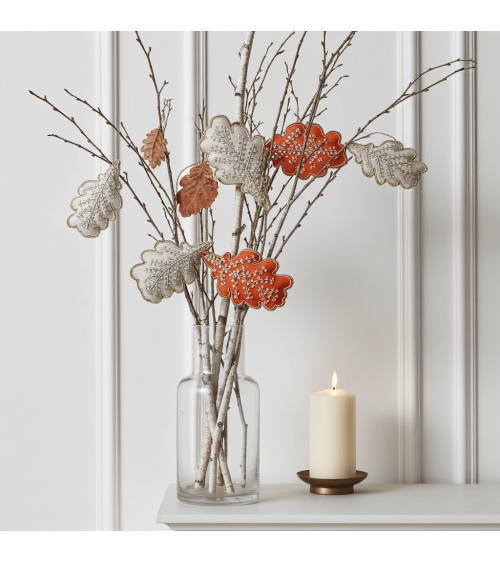 Eichenblatt – Weihnachtsdeko aus besticktem Leinen Katie Larmour Linen Weihnachtsdekoration kaufen Weihnachtsbaum Deko Ideen ...