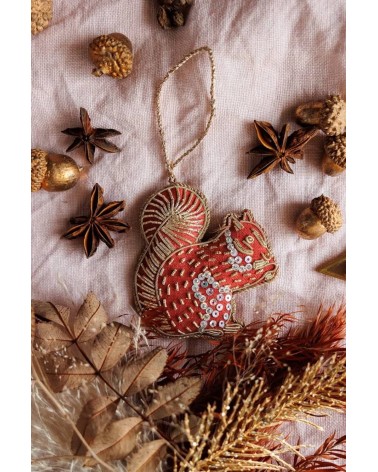 Eichhörnchen – Weihnachtsdeko aus besticktem Leinen Katie Larmour Linen Weihnachtsdekoration kaufen Weihnachtsbaum Deko Ideen...