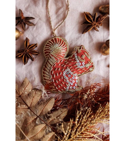 Eichhörnchen – Weihnachtsdeko aus besticktem Leinen Katie Larmour Linen Weihnachtsdekoration kaufen Weihnachtsbaum Deko Ideen...