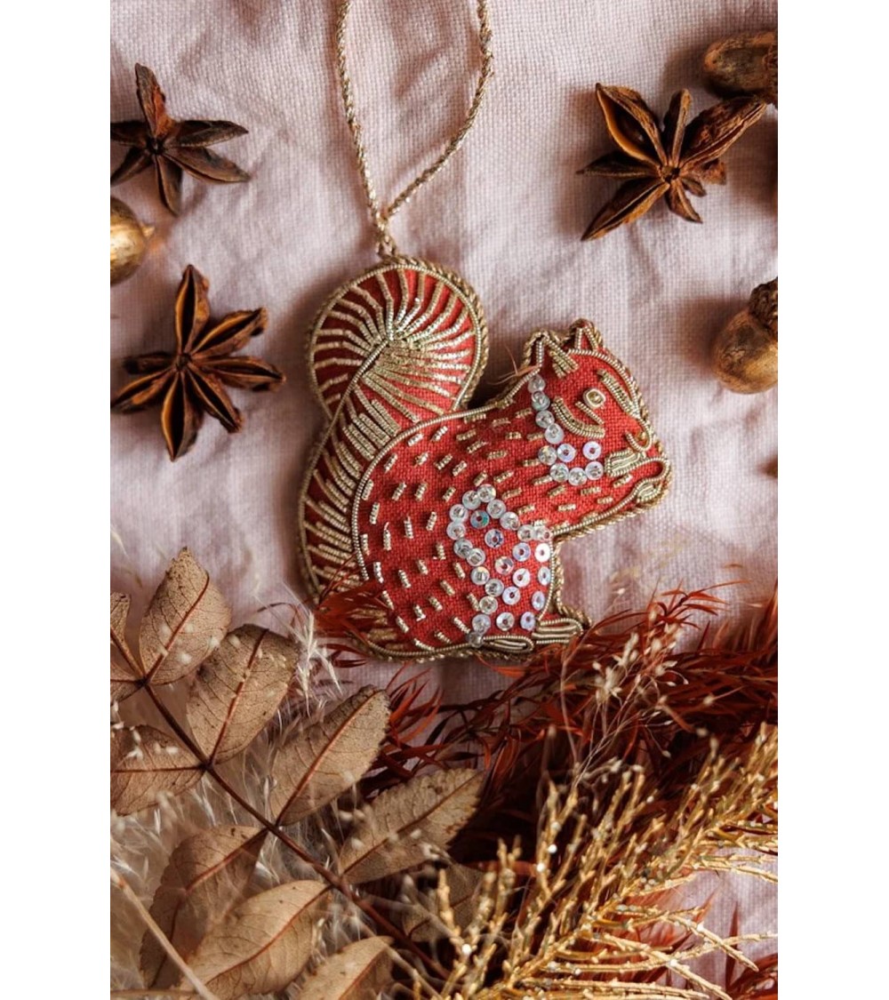 Eichhörnchen – Weihnachtsdeko aus besticktem Leinen Katie Larmour Linen Weihnachtsdekoration kaufen Weihnachtsbaum Deko Ideen...