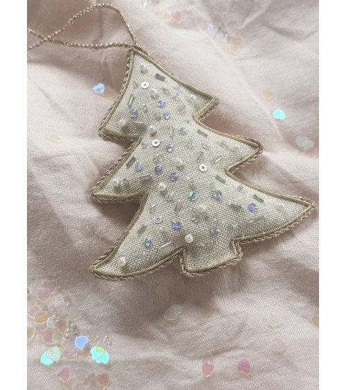 Glitzernder Weihnachtsbaum – Weihnachtsdeko aus besticktem Leinen Katie Larmour Linen Weihnachtsdekoration kaufen Weihnachtsb...