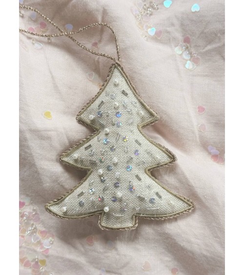 Glitzernder Weihnachtsbaum – Weihnachtsdeko aus besticktem Leinen Katie Larmour Linen Weihnachtsdekoration kaufen Weihnachtsb...