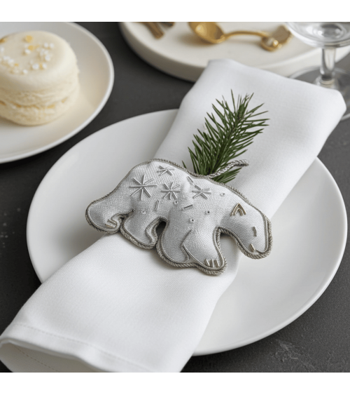 Peter, der Eisbär – Weihnachtsdeko aus besticktem Leinen Katie Larmour Linen Weihnachtsdekoration kaufen Weihnachtsbaum Deko ...