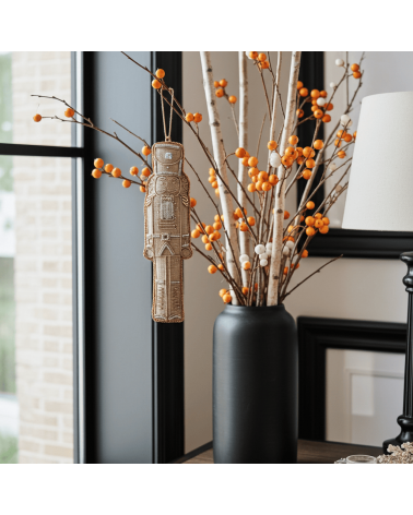 Nussknacker – Weihnachtsdeko aus besticktem Leinen Katie Larmour Linen Weihnachtsdekoration kaufen Weihnachtsbaum Deko Ideen ...