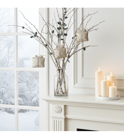 Geschenk – Weihnachtsdeko aus besticktem Leinen Katie Larmour Linen Weihnachtsdekoration kaufen Weihnachtsbaum Deko Ideen 202...