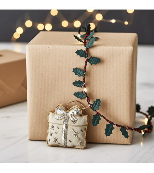 Geschenk – Weihnachtsdeko aus besticktem Leinen Katie Larmour Linen Weihnachtsdekoration kaufen Weihnachtsbaum Deko Ideen 202...