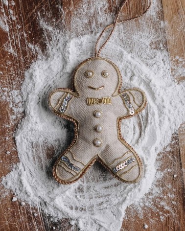 Lebkuchenmann – Weihnachtsdeko aus besticktem Leinen Katie Larmour Linen Weihnachtsdekoration kaufen Weihnachtsbaum Deko Idee...