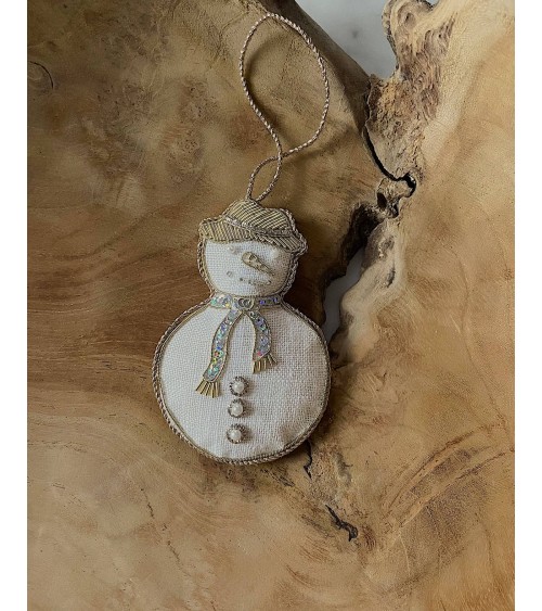 Schneemann – Weihnachtsdeko aus besticktem Leinen Katie Larmour Linen Weihnachtsdekoration kaufen Weihnachtsbaum Deko Ideen 2...