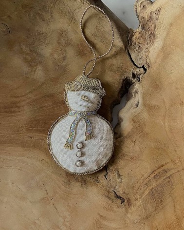 Schneemann – Weihnachtsdeko aus besticktem Leinen Katie Larmour Linen Weihnachtsdekoration kaufen Weihnachtsbaum Deko Ideen 2...