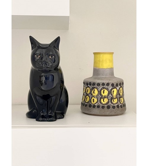 Vase Vintage En Céramique - Design Fat Lava kitatori meuble vintage shop online boutique suisse Vase Vintage En Céramique - Design Fat Lava kitatori meuble vintage shop online boutique suisse