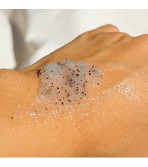 Body scrub with gentle exfoliants Clémence et Vivien vegan cruelty free cosmetic compagnies Body scrub with gentle exfoliants Clémence et Vivien vegan cruelty free cosmetic compagnies