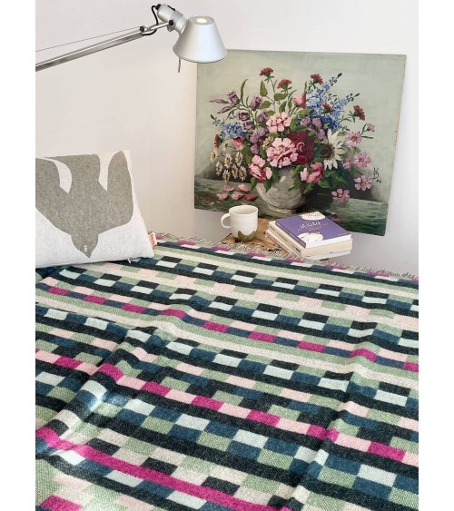 Wolldecke Glitch Waldgrün - Plaid, Tagesdecke Donna Wilson Schafwolldecke warme Woll Decken Sofa wohndecke kaufen