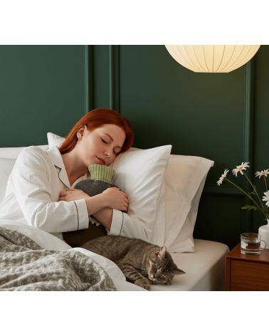 Montagnes vertes - Bouillotte eau chaude déhoussable Catherine Tough longue originale haut de gamme luxe