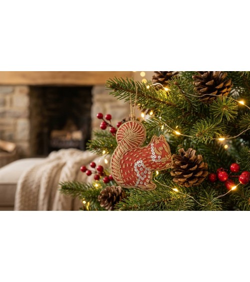 Écureuil - Décoration de Noël en lin brodé Katie Larmour Linen decoration noel decor déco de noel 2024 maison fait main