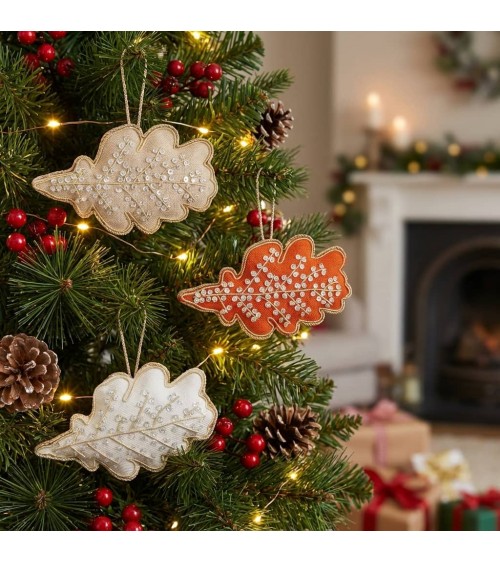 Eichenblatt – Weihnachtsdeko aus besticktem Leinen Katie Larmour Linen Weihnachtsdekoration kaufen Weihnachtsbaum Deko Ideen ...