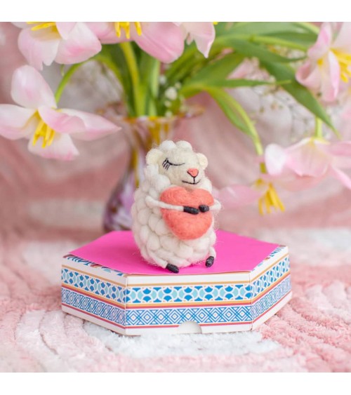 Loving Lottie Sheep - Felt Decorative Object Sew Heart Felt original kitatori switzerland
