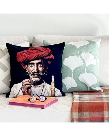 Rabari Shepherd von Steve McCurry - Kissenbezug Yapatkwa zierkissen sofa deko kissen kaufen dekokissen sofakissen