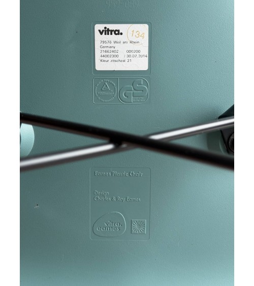 Eames Plastic Side chair DSW - VITRA - Second Hand kitatori switzerland vintage furniture design classics