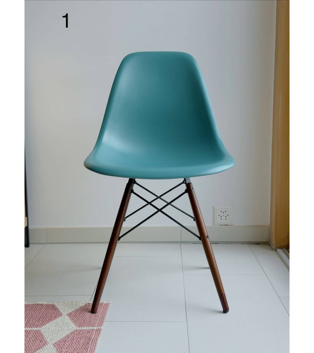 Eames Plastic Side chair DSW - VITRA - Usate kitatori mobili Oggetto di design vintage svizzera
