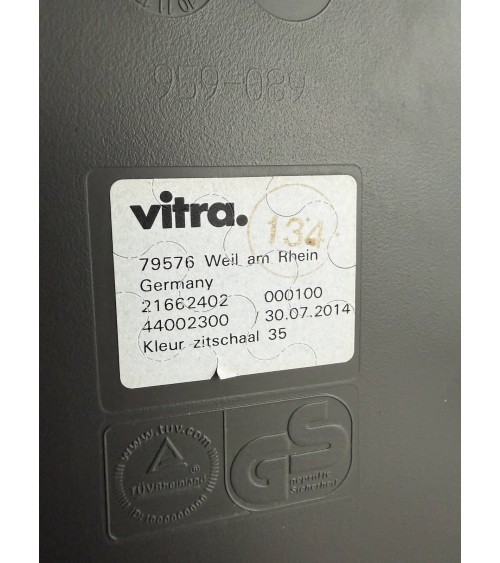 Eames Plastic Side Chair DSW - VITRA - Gebraucht kitatori vintage shop design klassiker bern basel zürich