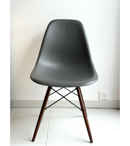 Eames Plastic Side chair DSW - VITRA - Second Hand kitatori switzerland vintage furniture design classics