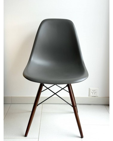 Eames Plastic Side chair DSW - VITRA - Usate kitatori mobili Oggetto di design vintage svizzera