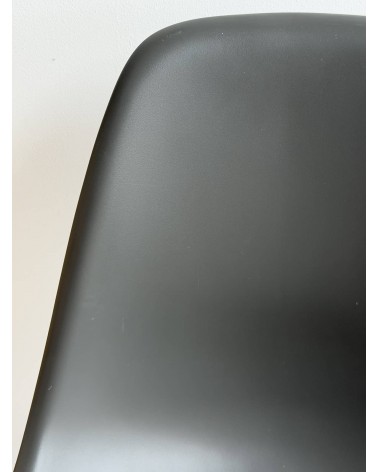 Eames Plastic Side Chair DSW - VITRA - Gebraucht kitatori vintage shop design klassiker bern basel zürich