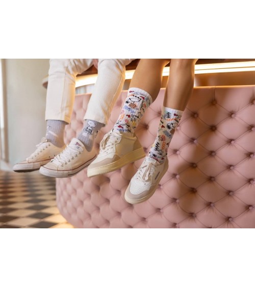 Be Snoopy Urban - Calzini bianchi in cotone bio Besocks calze da uomo per donna divertenti simpatici particolari