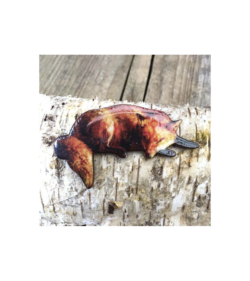 Sleeping fox - Wooden brooch Fen & Co broches and pins hat pin badges collectible